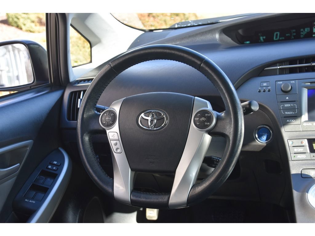 Used 2015 Toyota Prius Four image 16