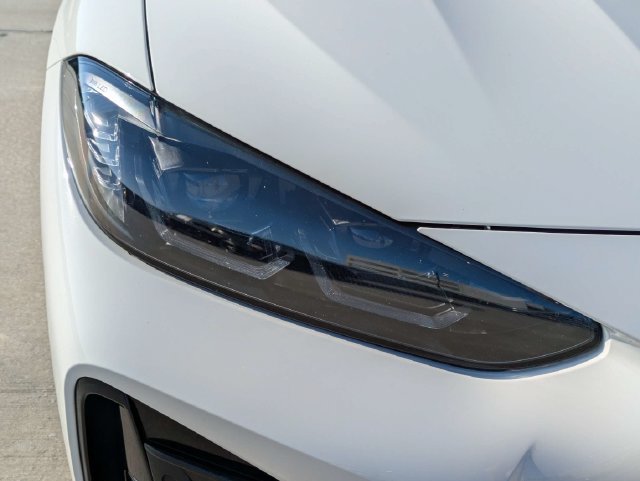 Used 2022 BMW 430i xDrive Convertible w/ M Sport Package AWD/4WD image 9