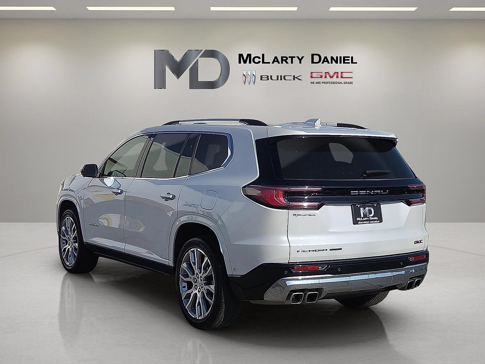 Used 2024 GMC Acadia Denali w/ Super Cruise Package AWD/4WD image 13