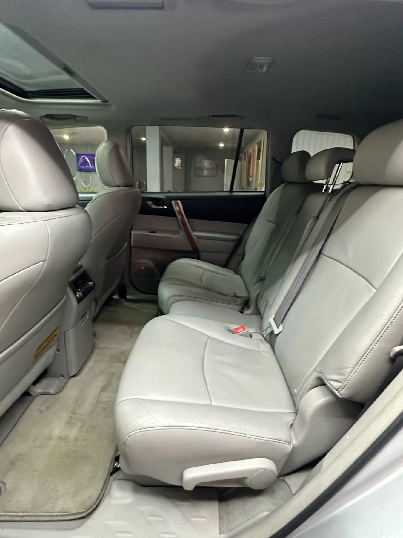 Used 2010 Toyota Highlander Limited image 27