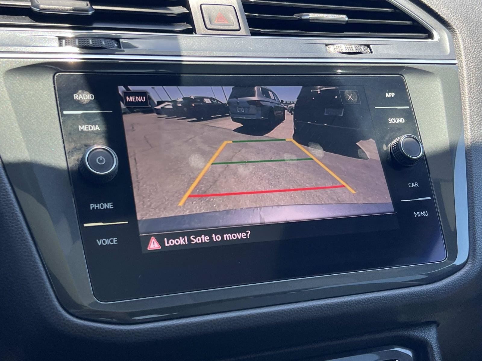 Used 2019 Volkswagen Tiguan SE w/ Panoramic Sunroof Package FWD image 14