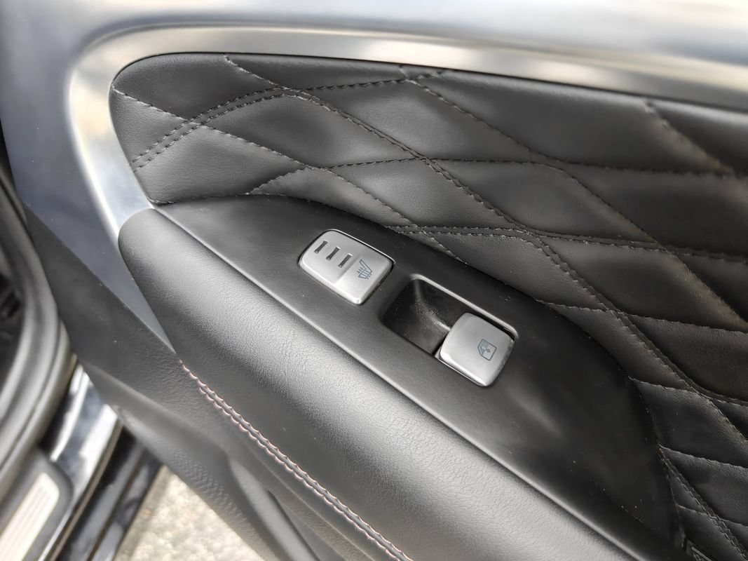 Used 2019 Genesis G70 2.0T Advanced w/ Dynamic Package AWD/4WD image 18