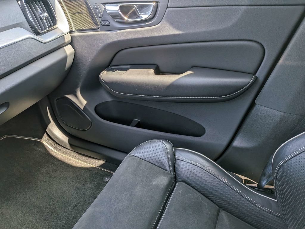 Used 2019 Volvo XC60 T8 R-Design w/ Protection Package Premier AWD/4WD image 23