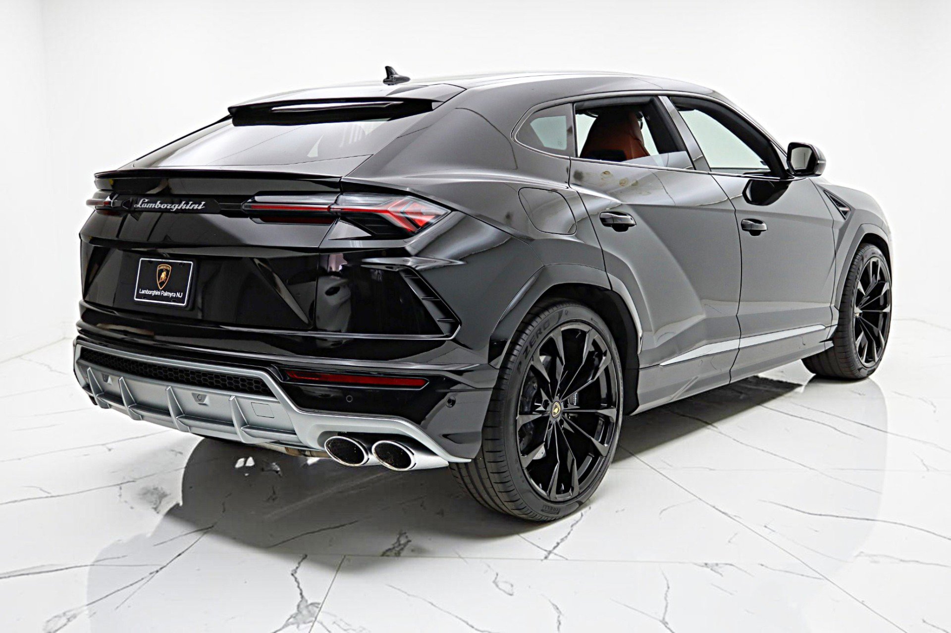 Used 2019 Lamborghini Urus AWD/4WD image 12