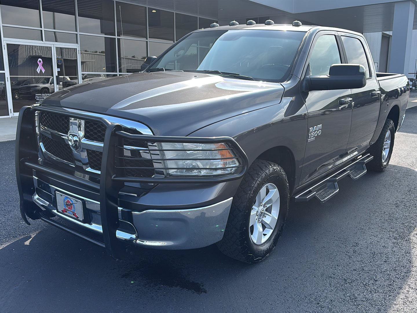Used 2021 RAM 1500 Classic SLT AWD/4WD image 1
