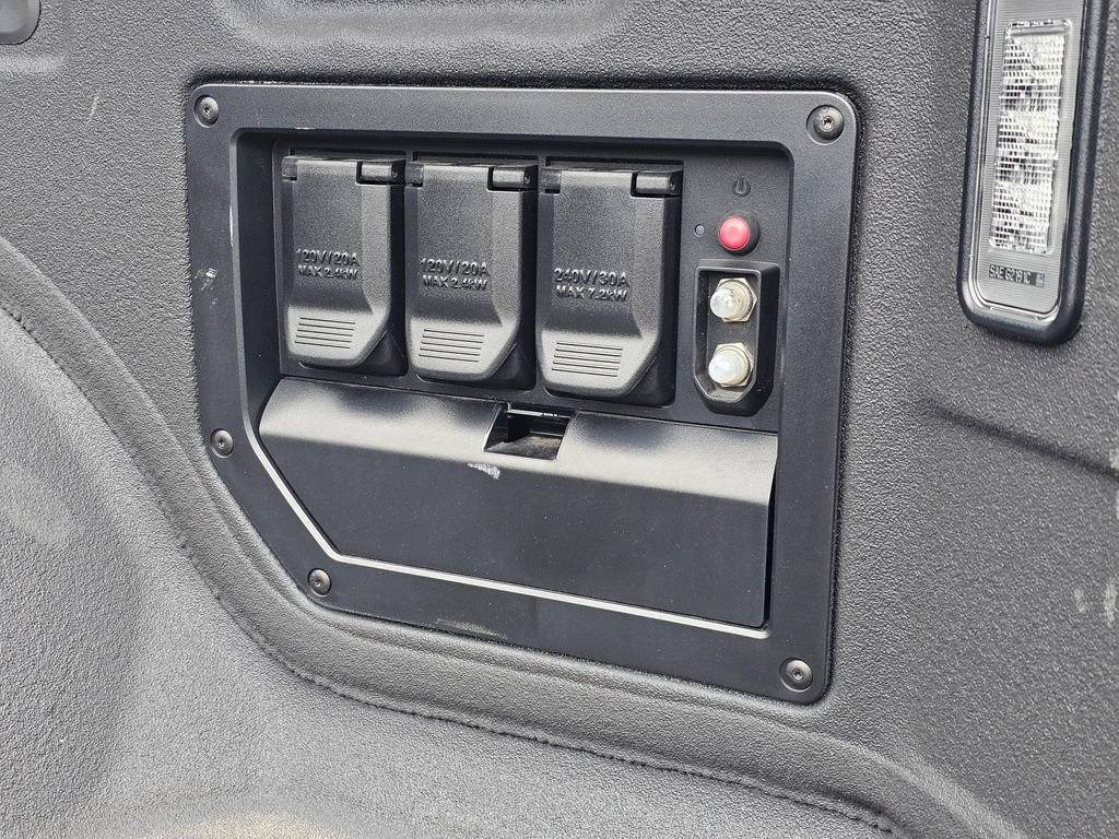 Used 2025 GMC Sierra EV Denali AWD/4WD image 14