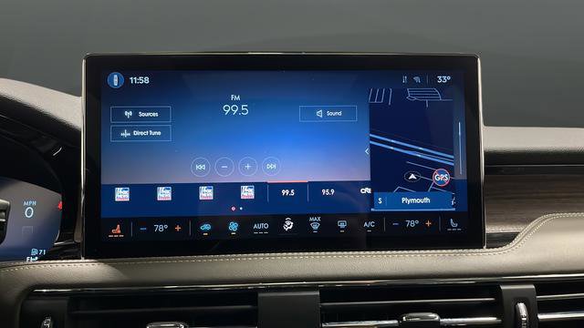 Used 2025 Lincoln Corsair Grand Touring image 32