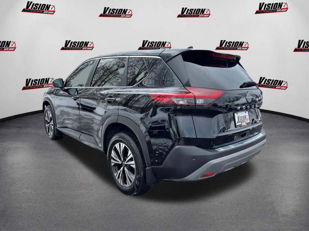 Used 2023 Nissan Rogue SV image 7