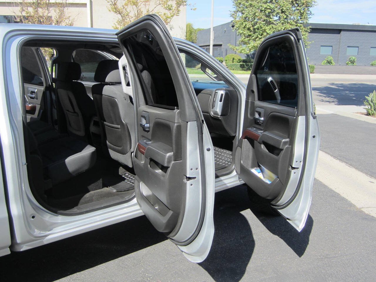 Used 2015 GMC Sierra 1500 SLE w/ SLE Value Package AWD/4WD image 19