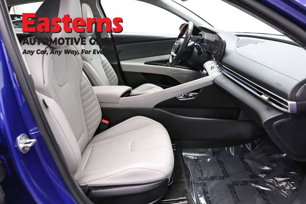 Used 2023 Hyundai Elantra Limited w/ Preferred Accessory Package FWD image 26