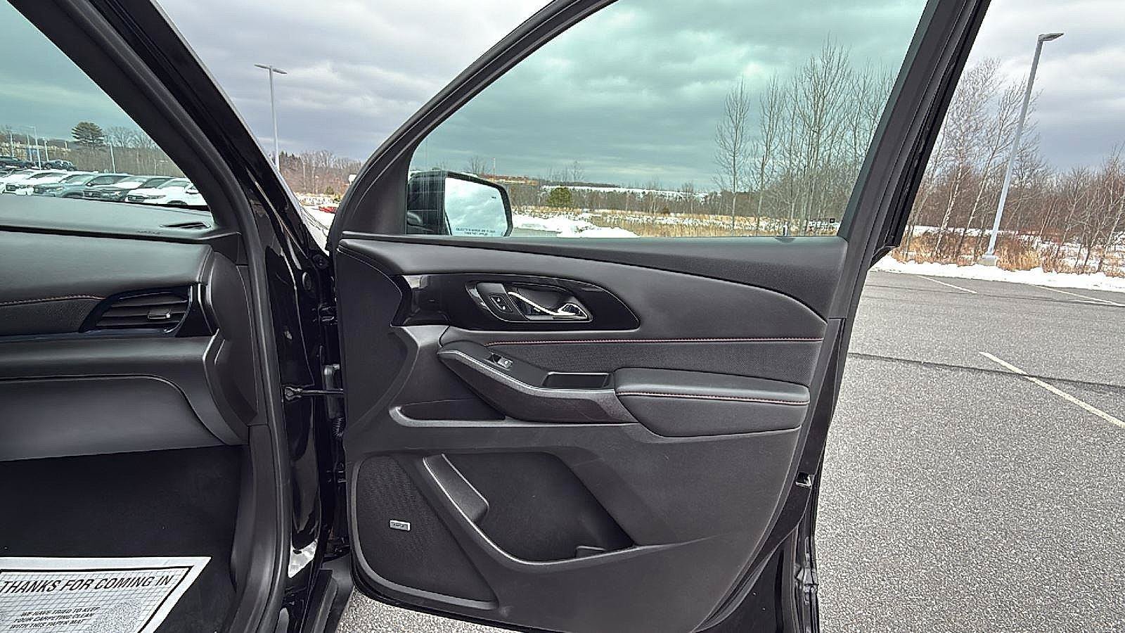 Used 2023 Chevrolet Traverse RS w/ LPO, Cargo Package AWD/4WD image 17