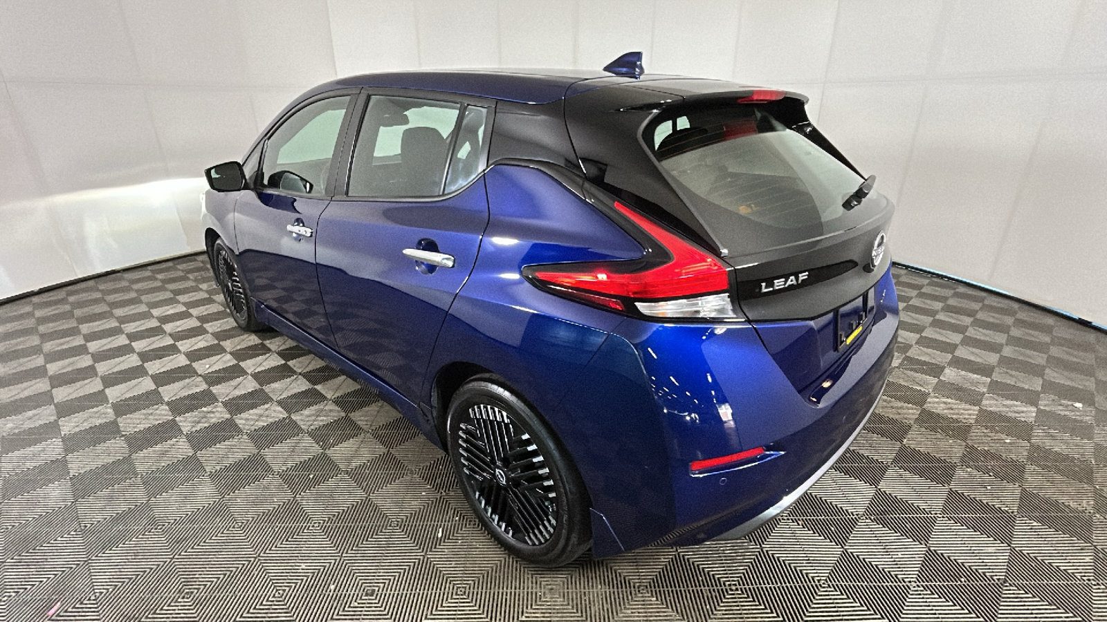 Used 2025 Nissan Leaf SV Plus FWD image 5