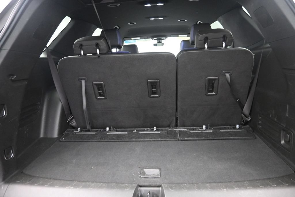 Used 2023 Chevrolet Traverse LT w/ LT Premium Package AWD/4WD image 12