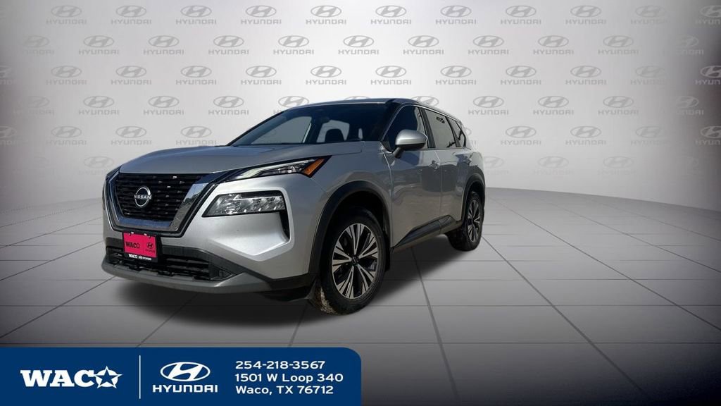 Used 2023 Nissan Rogue SV image 2