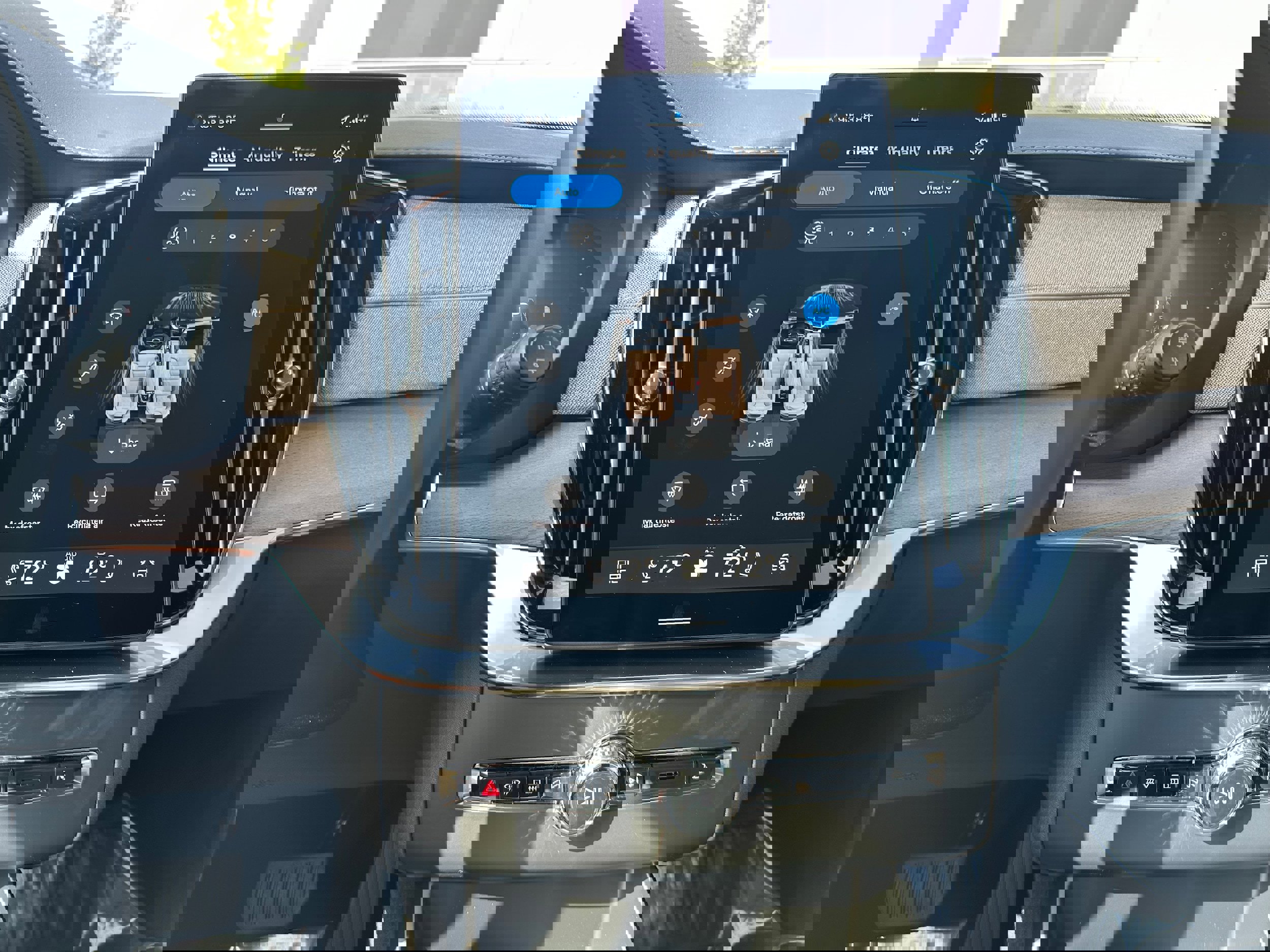 Used 2026 Volvo XC90 B5 Plus w/ Protection Package Premier image 13