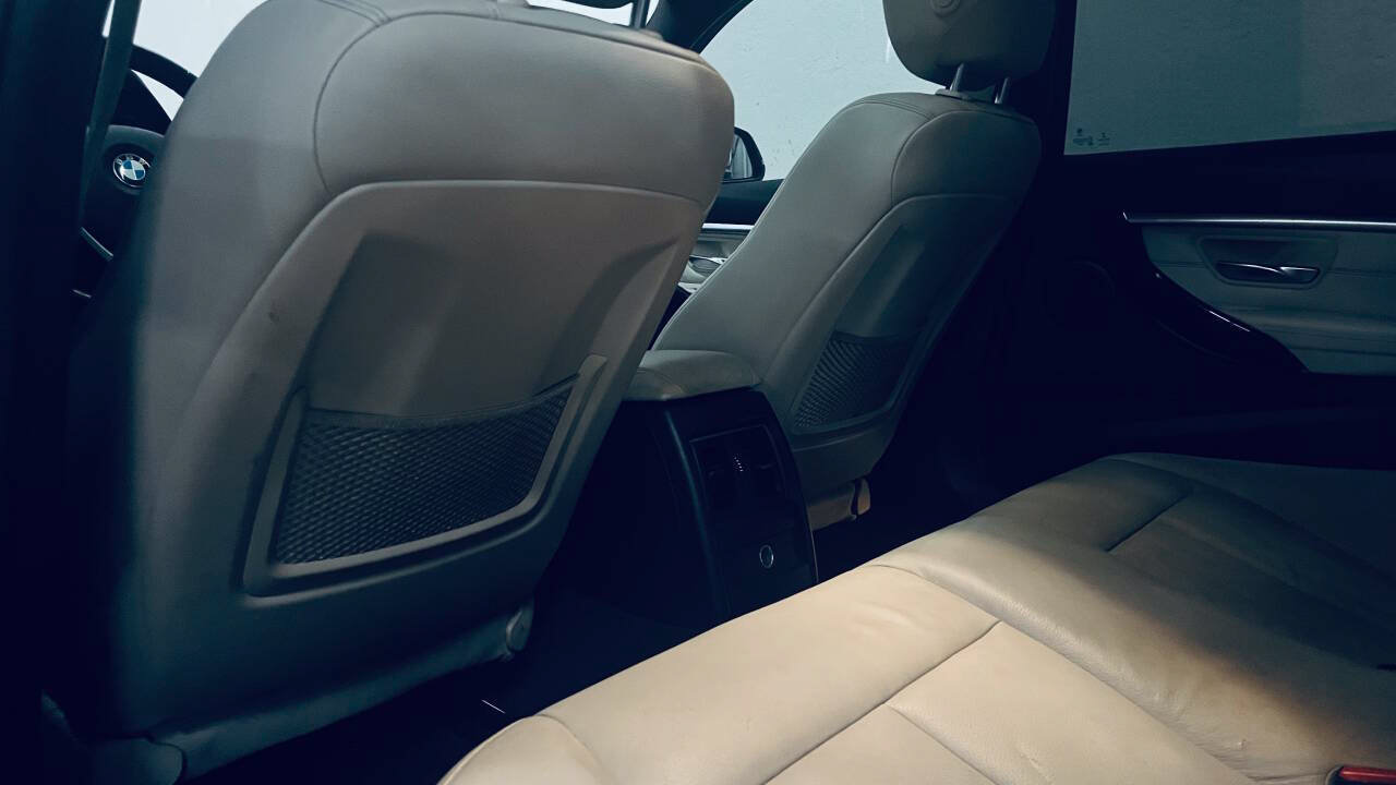Used 2017 BMW 330i Sedan RWD image 19