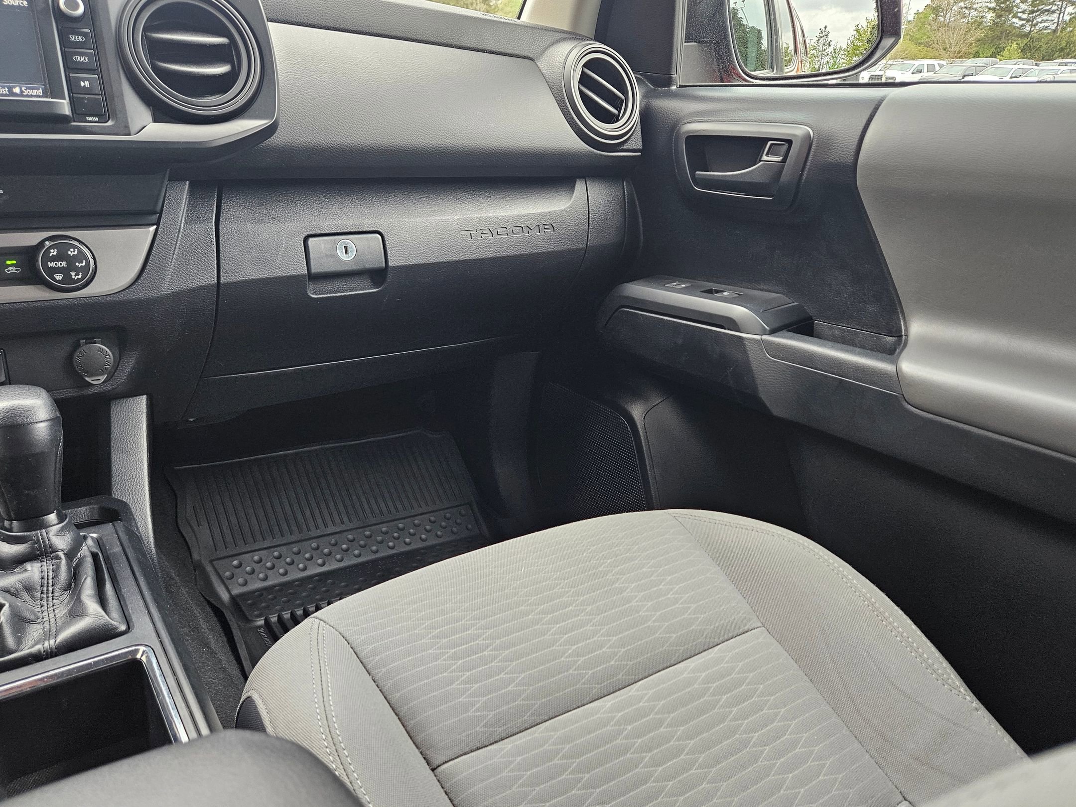 Used 2019 Toyota Tacoma SR w/ SR Convenience Package image 11