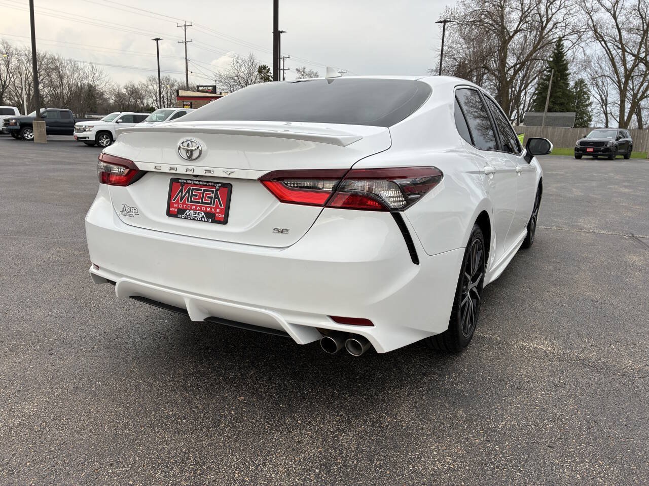 Used 2023 Toyota Camry SE FWD image 13