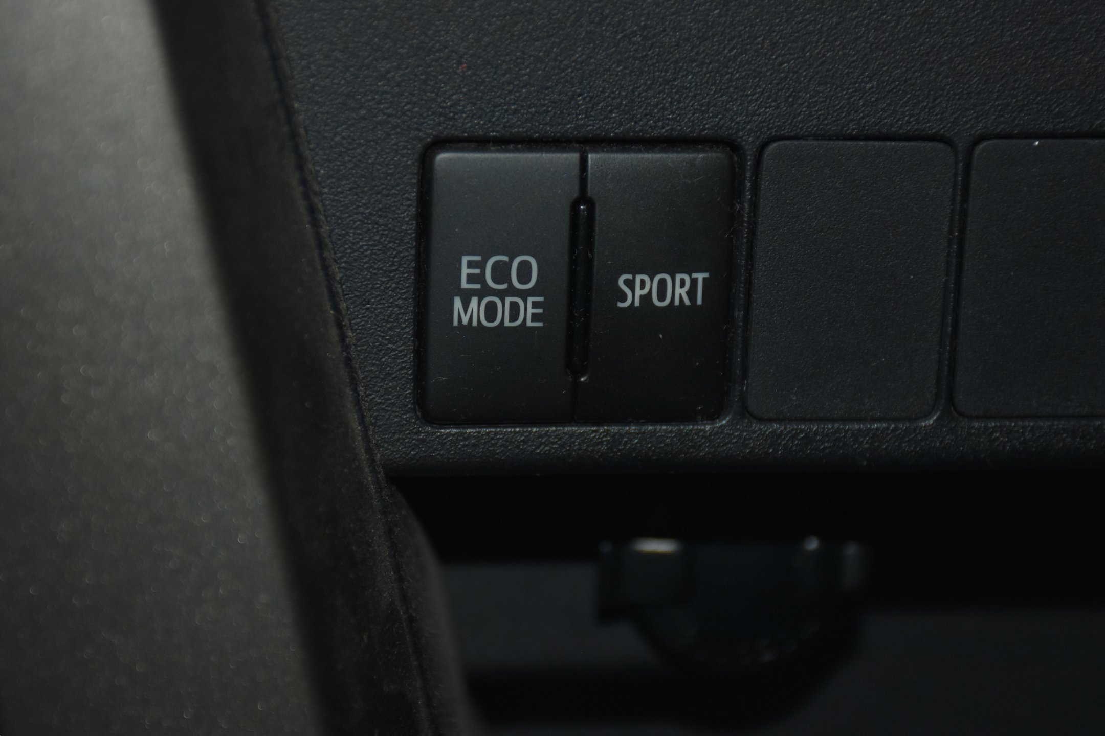 Used 2014 Toyota RAV4 LE AWD/4WD image 19