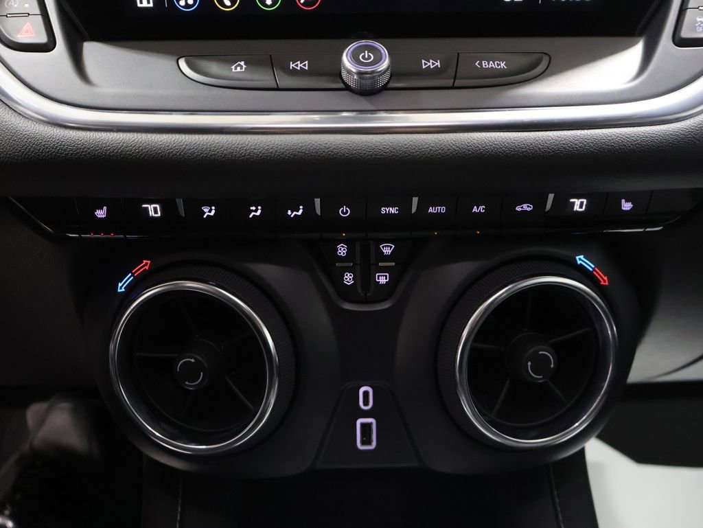 Used 2025 Chevrolet Blazer LT image 32