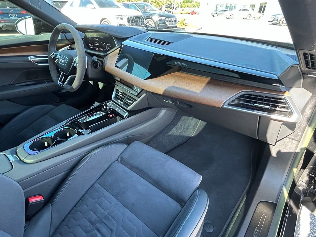 Used 2023 Audi e-tron GT Premium Plus AWD/4WD image 50
