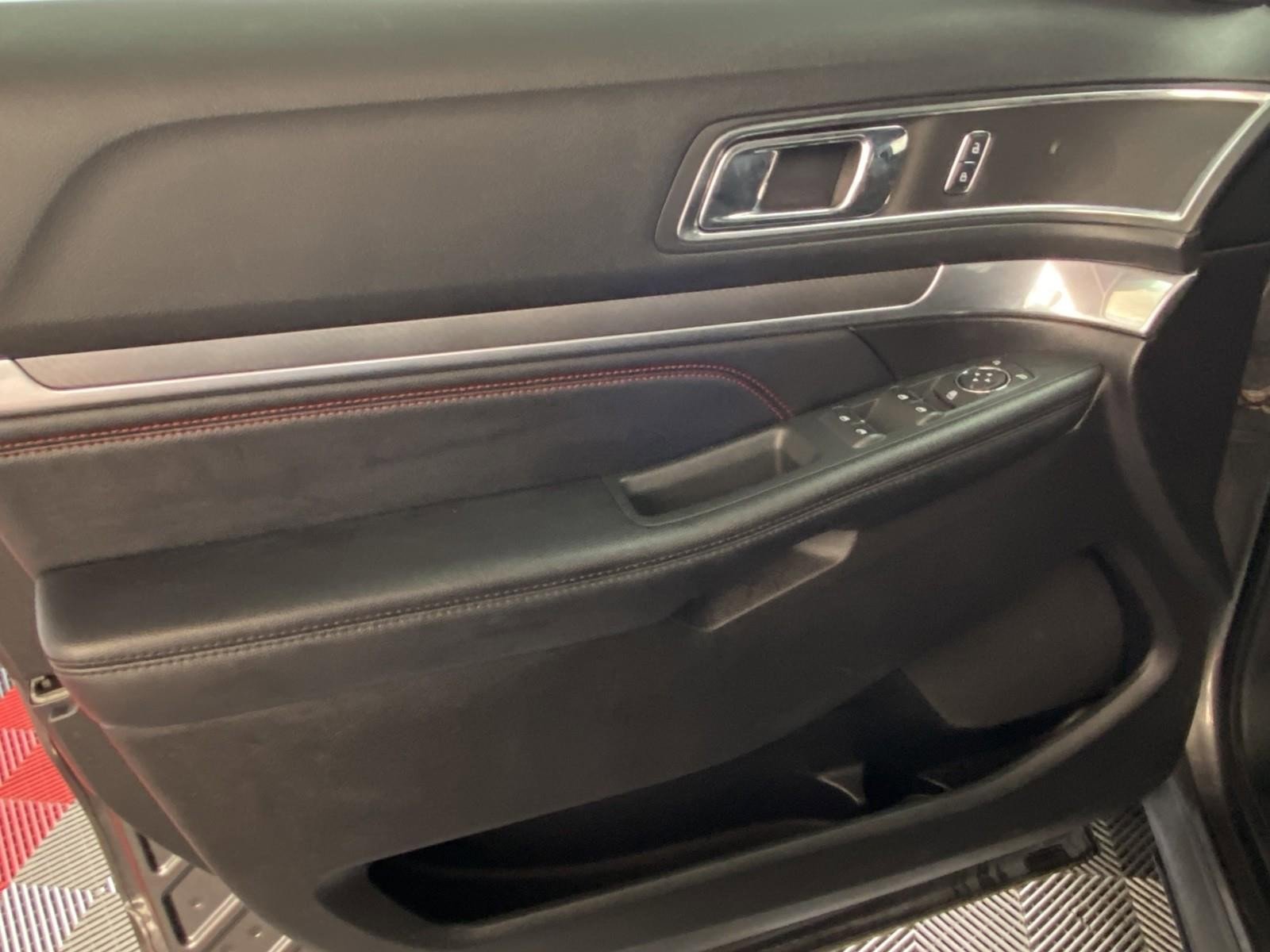 Used 2018 Ford Explorer Sport AWD/4WD image 23