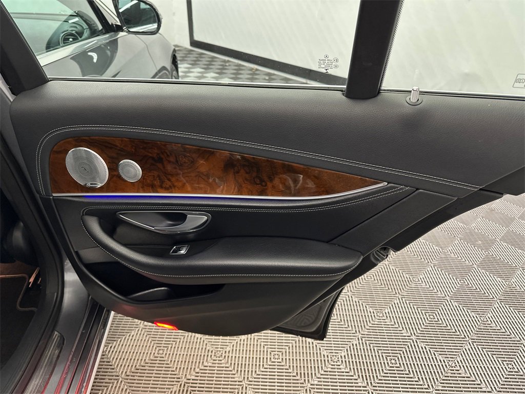 Used 2018 Mercedes-Benz E 300 4MATIC image 17