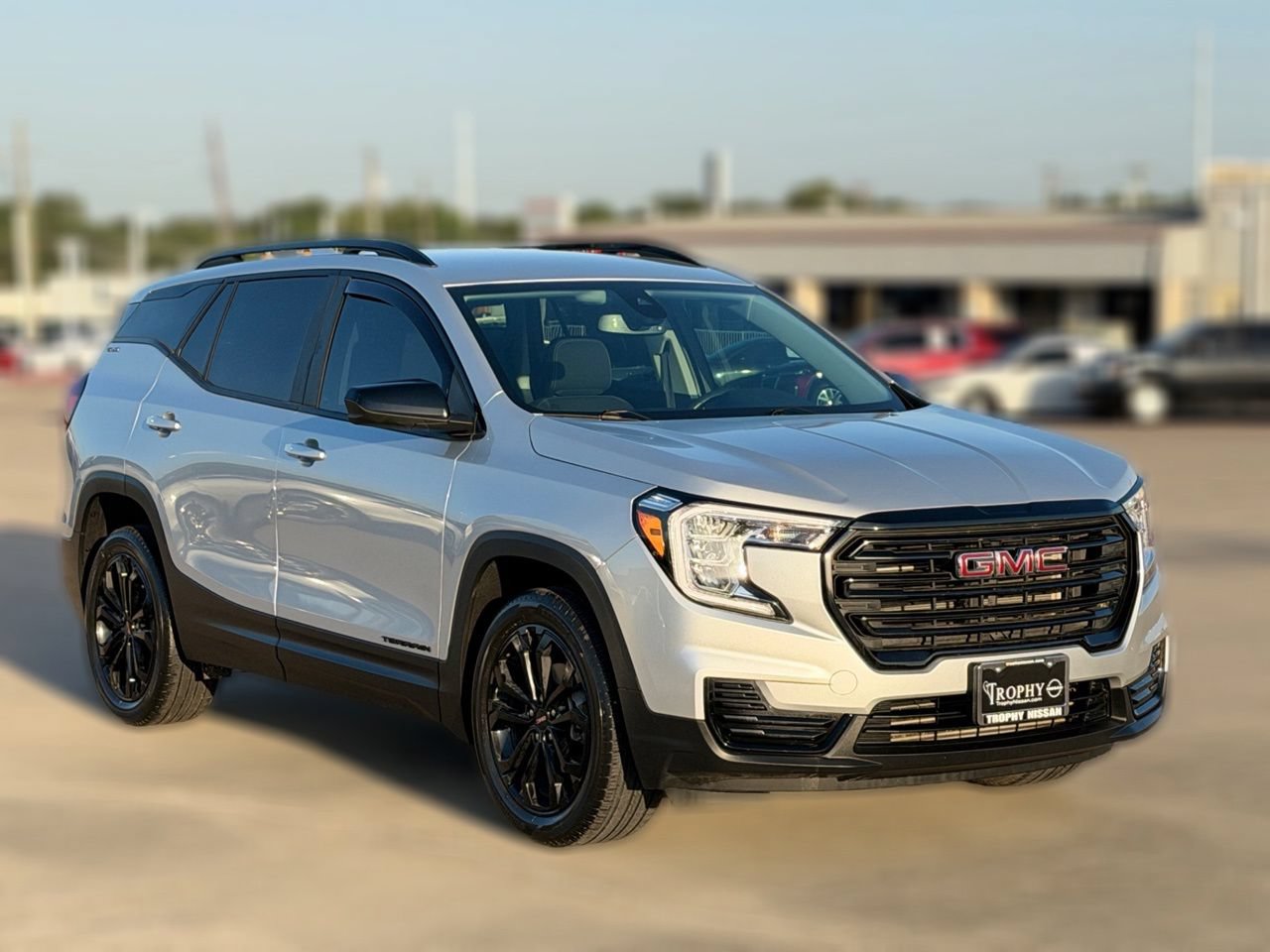 Used 2022 GMC Terrain SLE w/ Driver Convenience Package FWD image 6