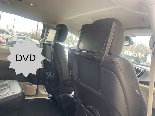 Used 2019 Chrysler Pacifica Touring-L Plus image 6