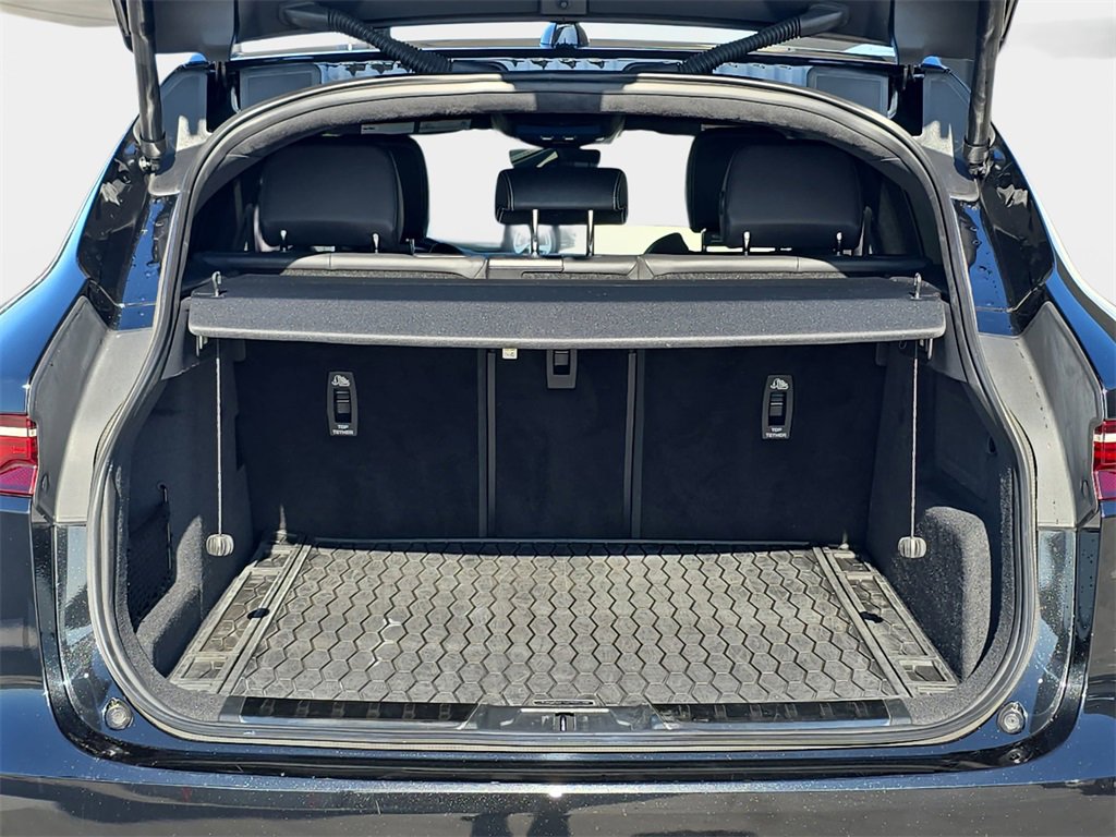 Certified 2025 Jaguar F-PACE R-Dynamic S image 12