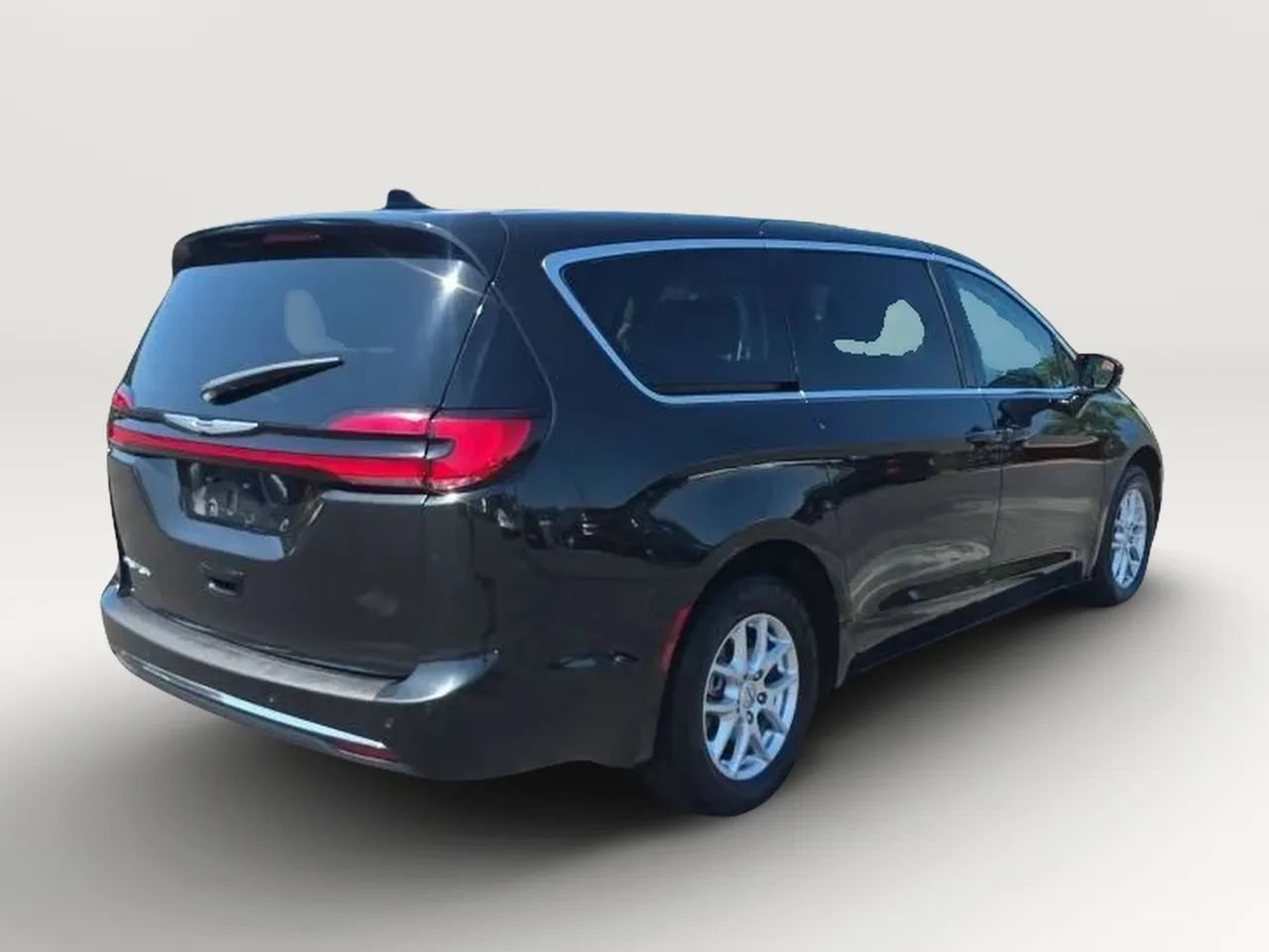 Used 2023 Chrysler Pacifica Touring-L FWD image 7