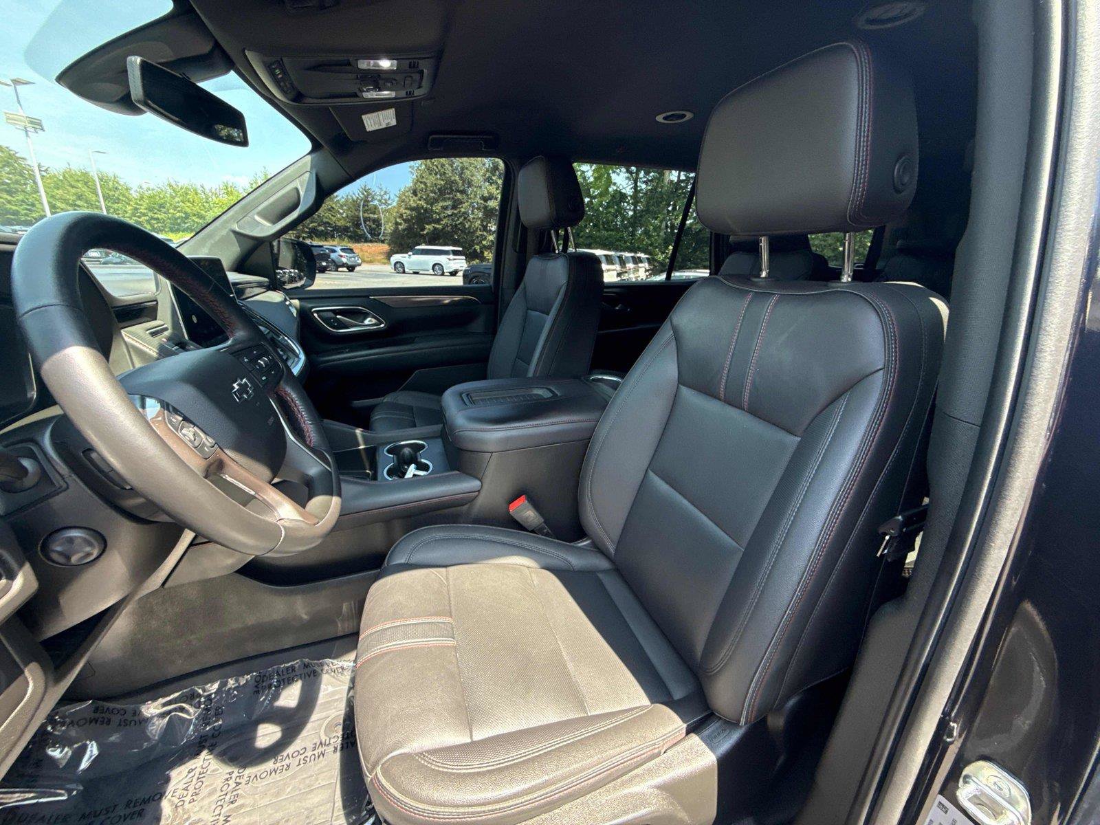 Used 2022 Chevrolet Tahoe RST w/ Luxury Package AWD/4WD image 11