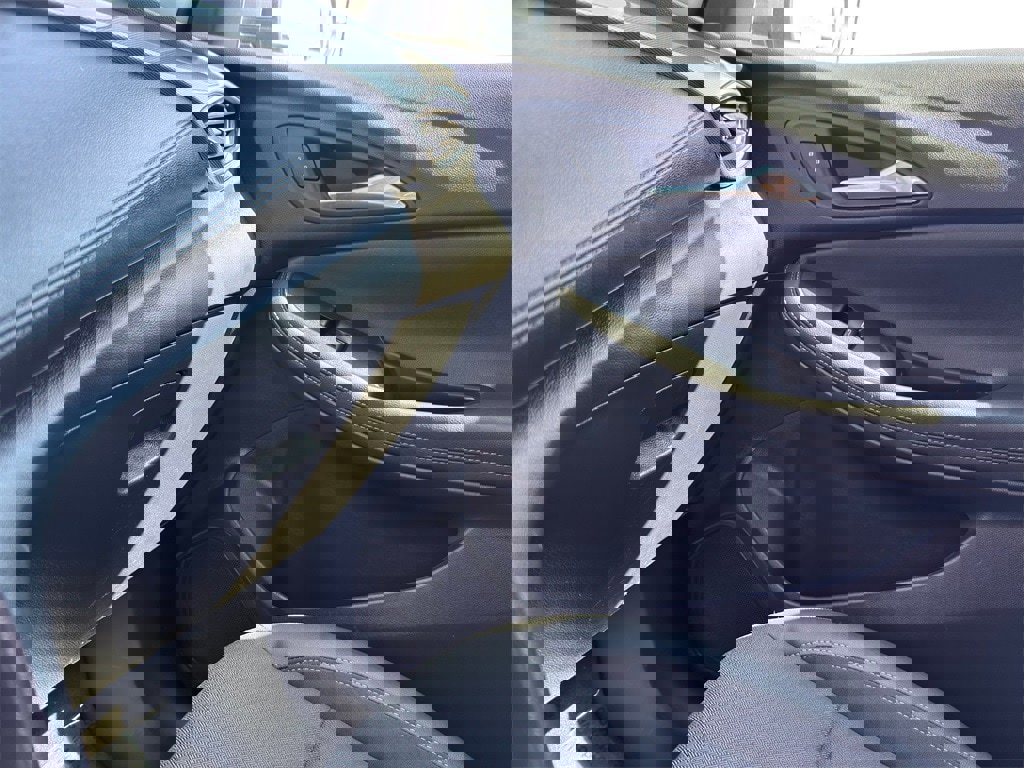 Used 2023 Buick Encore GX Select w/ Sport Touring Package image 21