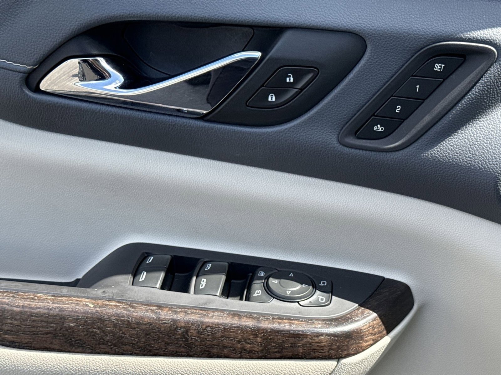 Used 2021 GMC Acadia Denali w/ Denali Technology Package AWD/4WD image 15