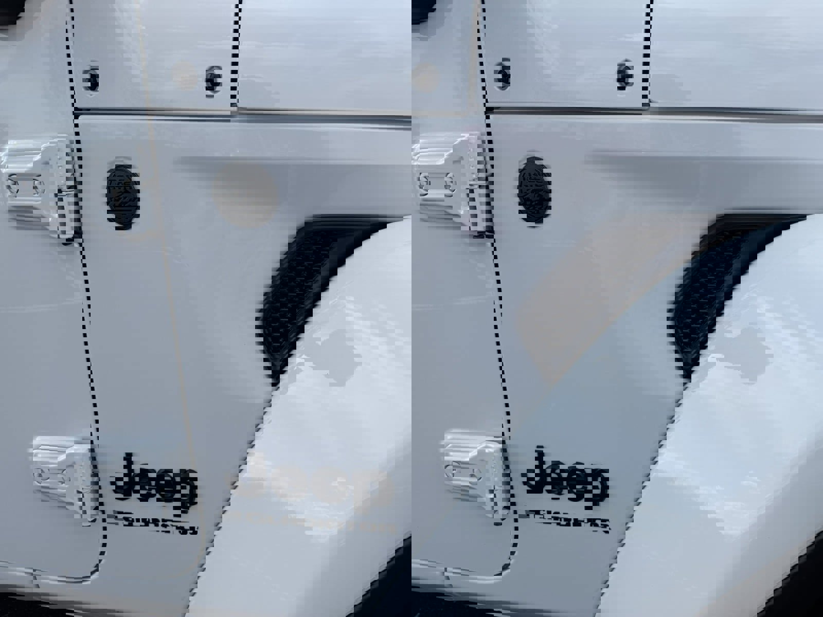 Used 2024 Jeep Gladiator Sport image 5