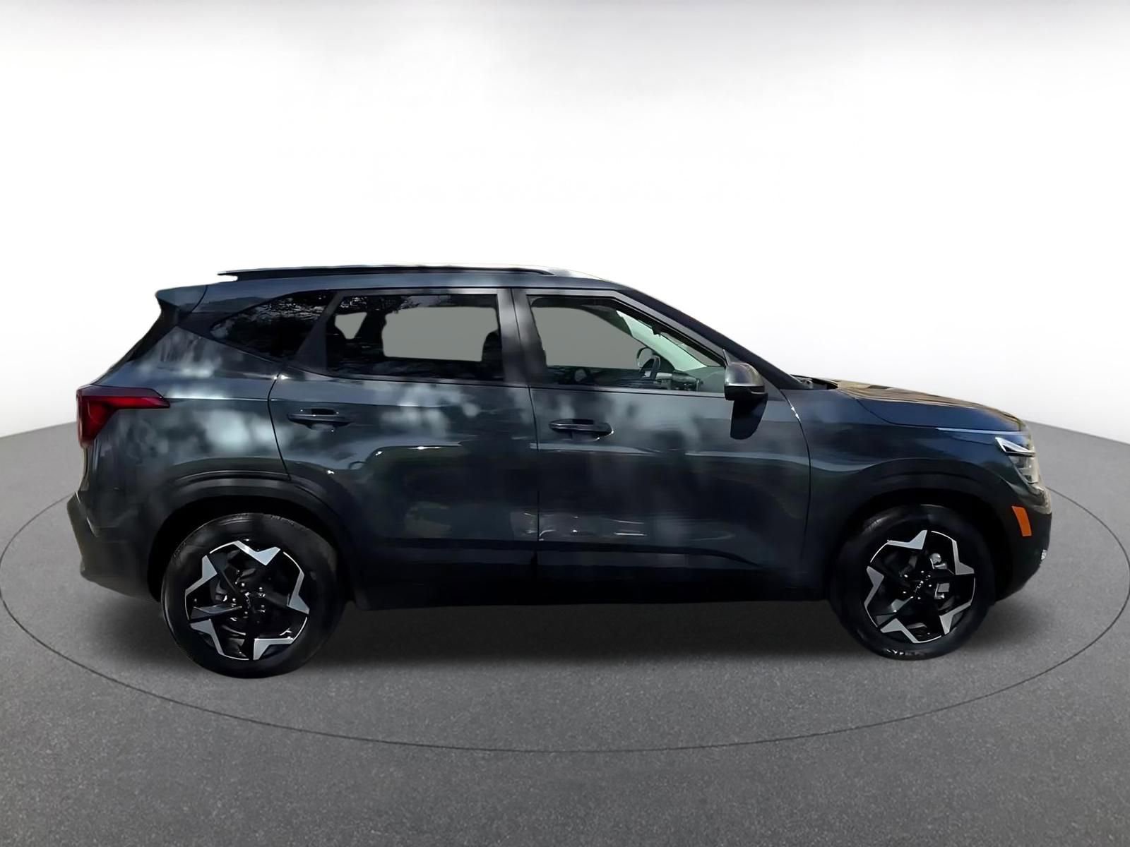 Used 2025 Kia Seltos S image 16