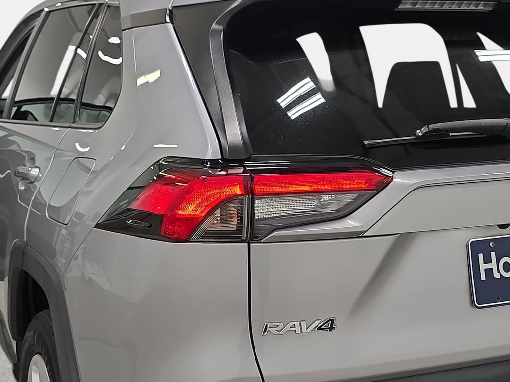 Used 2020 Toyota RAV4 LE w/ All Weather Liner Package AWD/4WD image 33