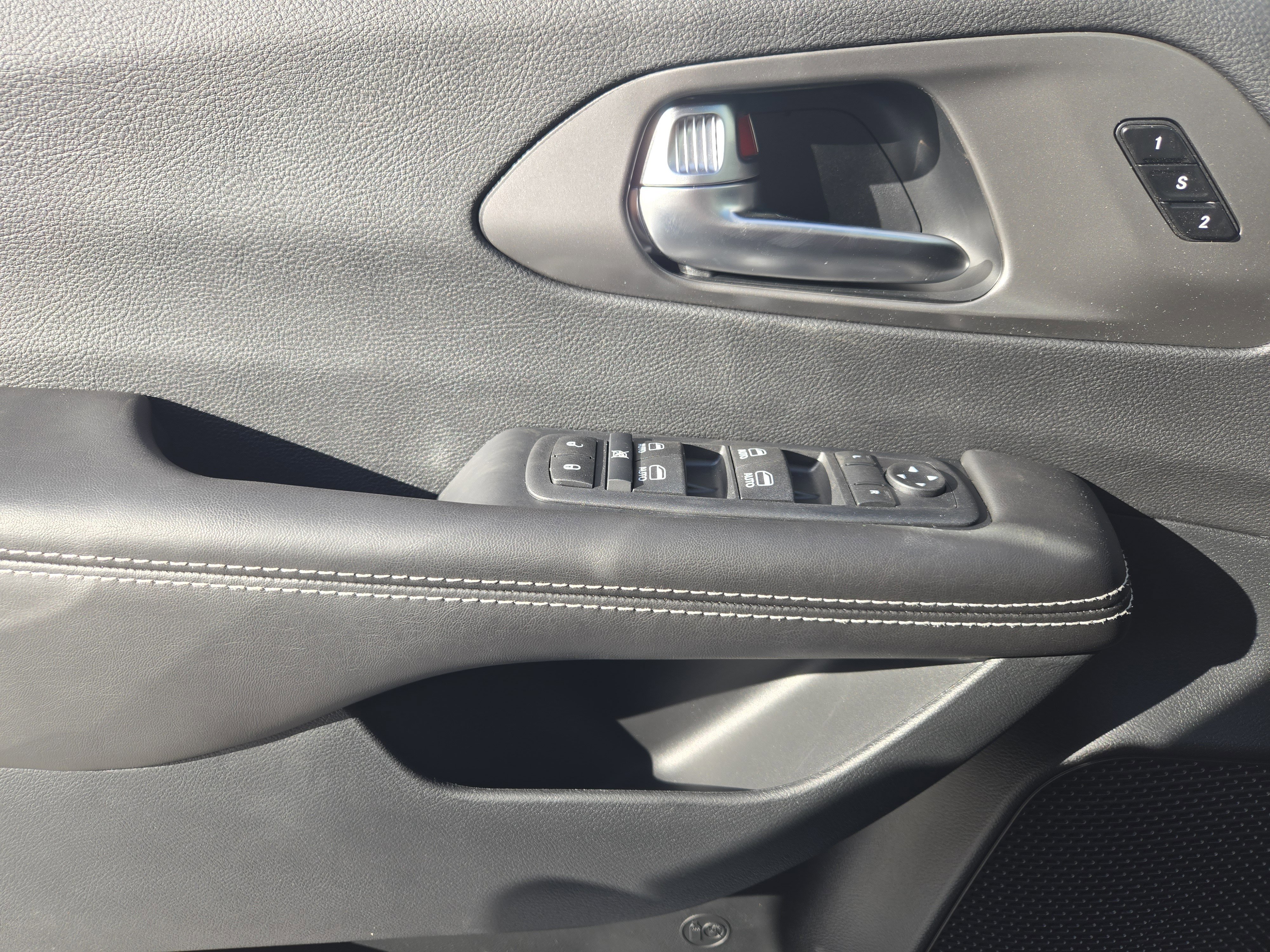 New 2026 Chrysler Pacifica Select w/ S Appearance Package image 17