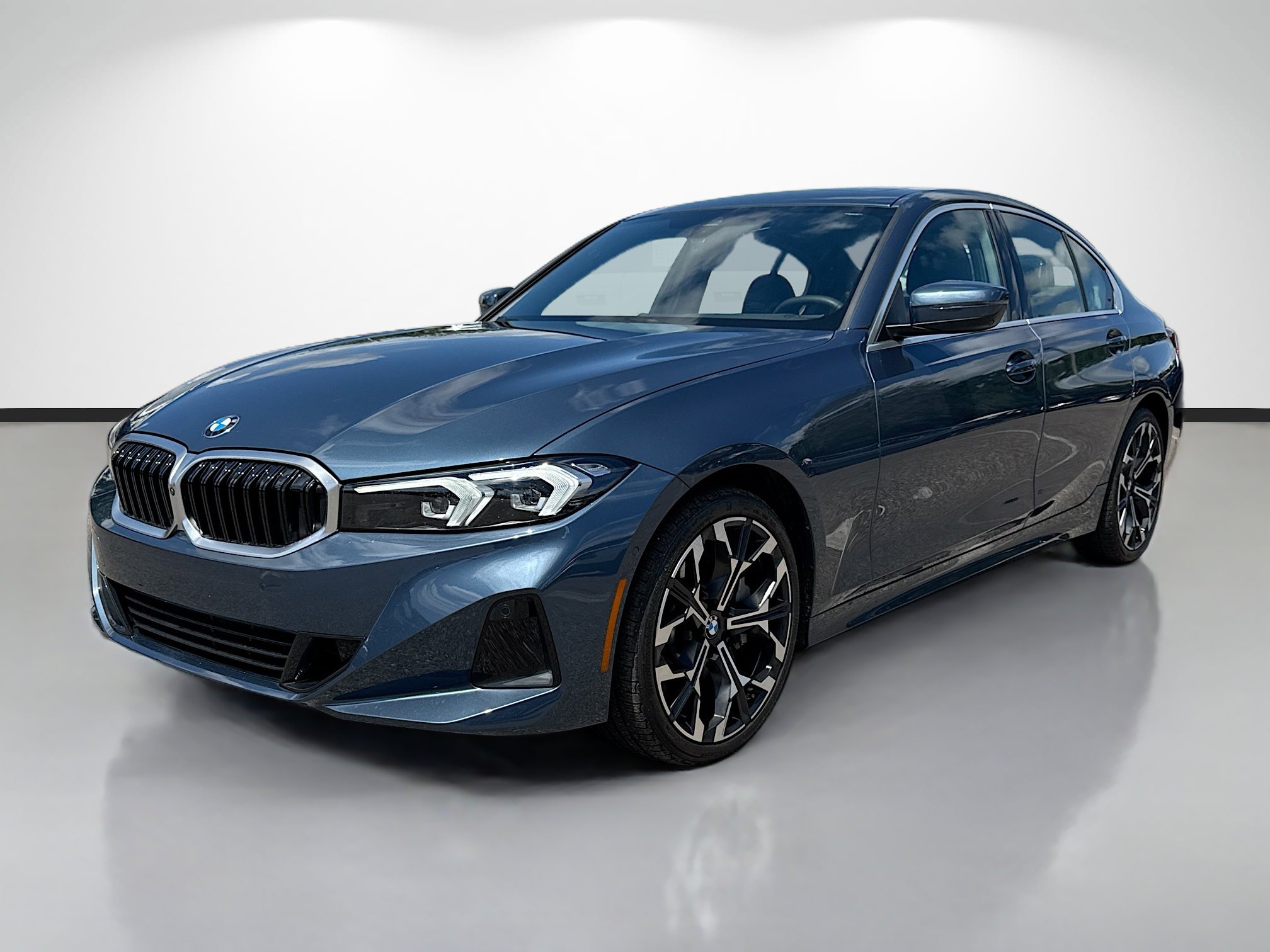 Used 2025 BMW 330i Sedan RWD image 7