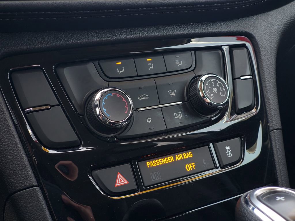 Used 2020 Buick Encore Preferred w/ Safety Package image 27