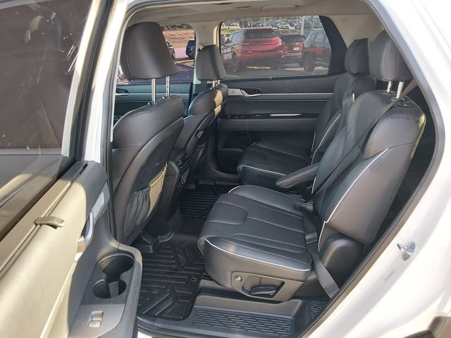 Used 2023 Hyundai Palisade SEL w/ Premium Package FWD image 13