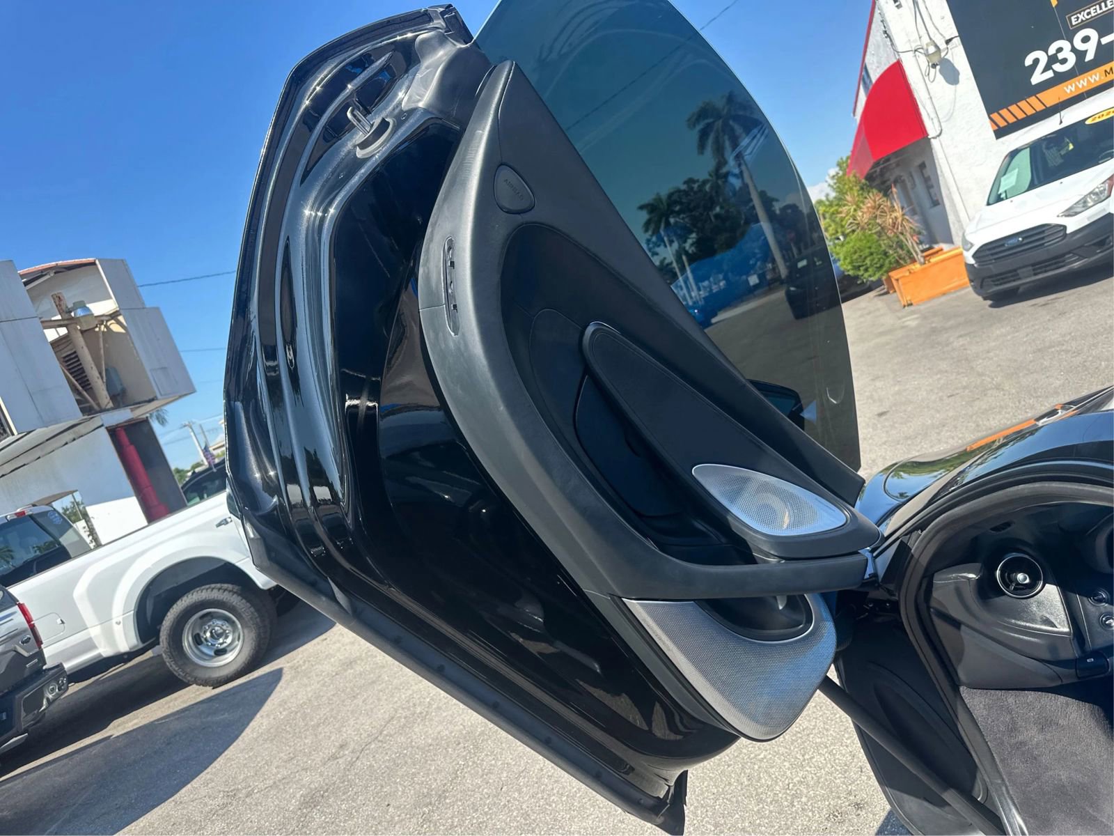 Used 2023 McLaren GT RWD image 19