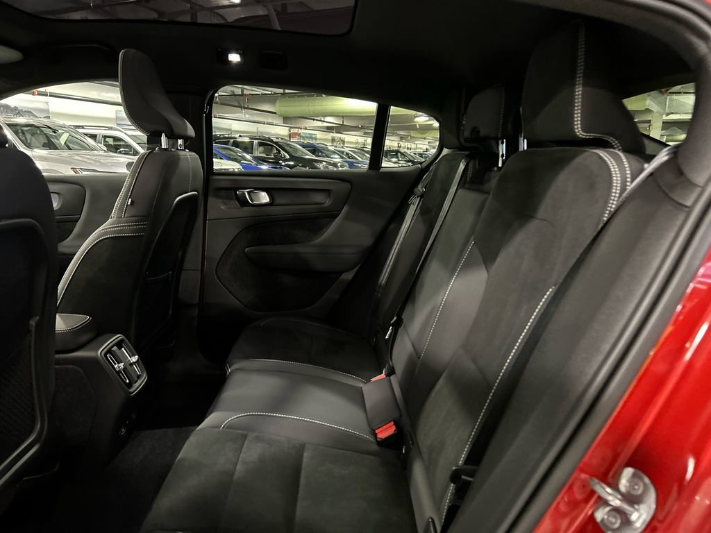 Certified 2023 Volvo C40 P8 Recharge Ultimate AWD/4WD image 23