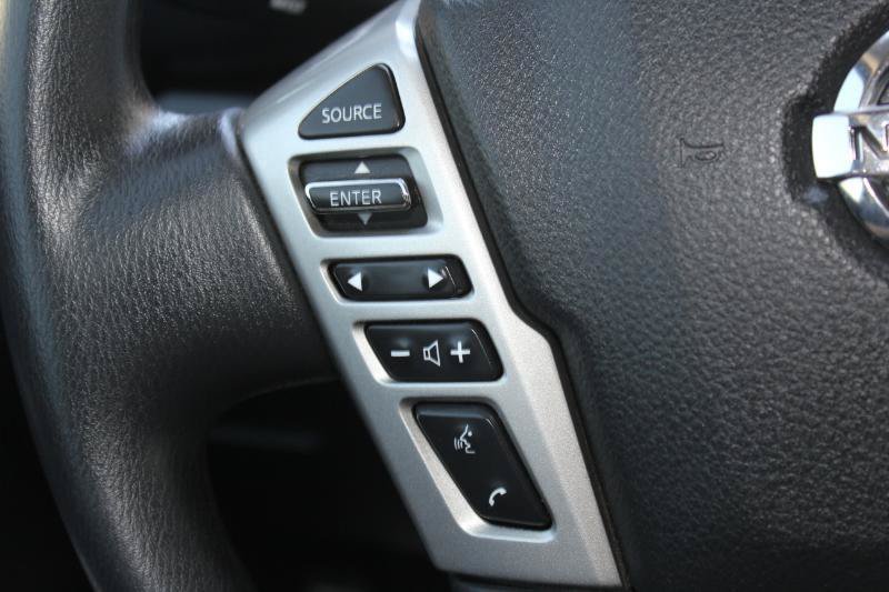 Used 2022 Nissan Titan SV AWD/4WD image 22