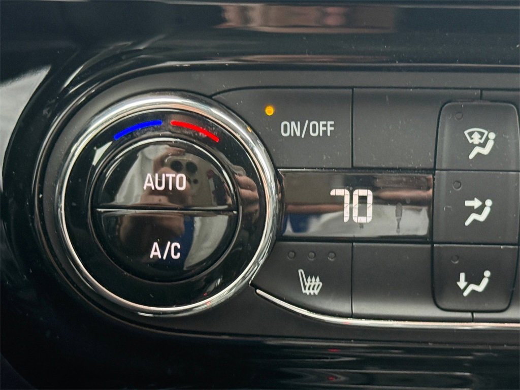 Used 2024 Chevrolet Trax ACTIV w/ Sunroof Package image 30