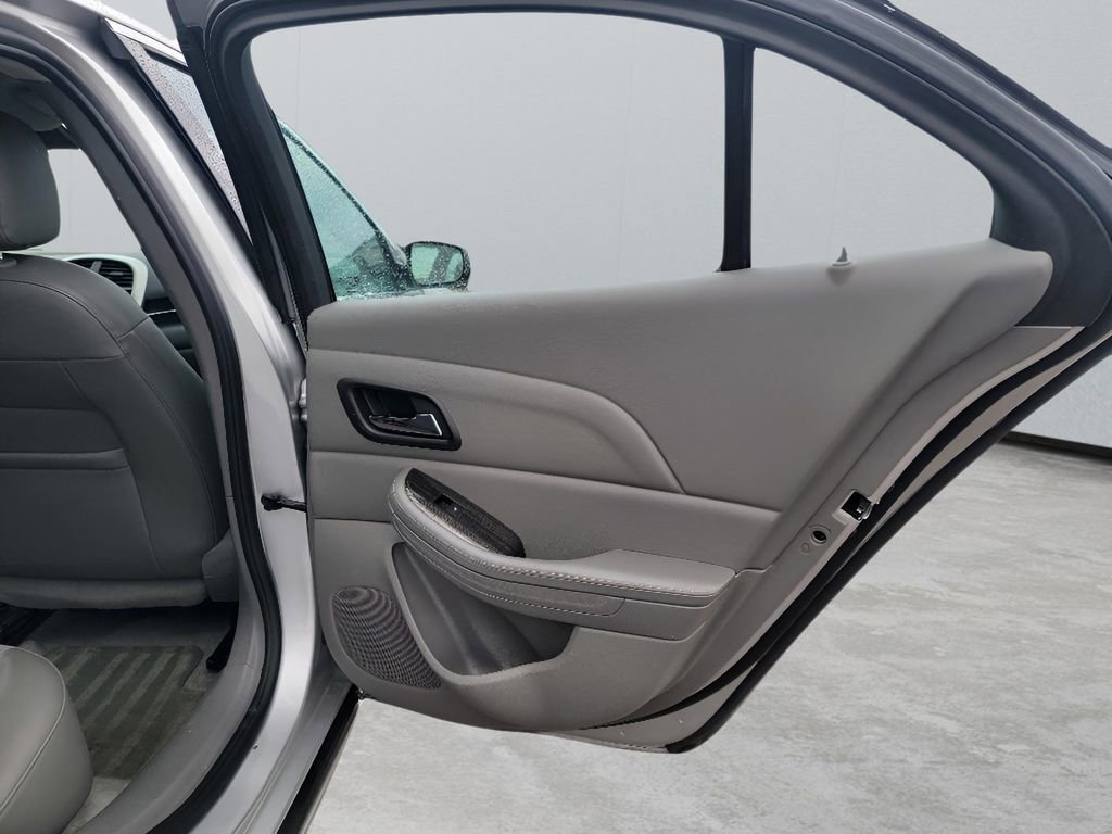 Used 2016 Chevrolet Malibu LT image 27