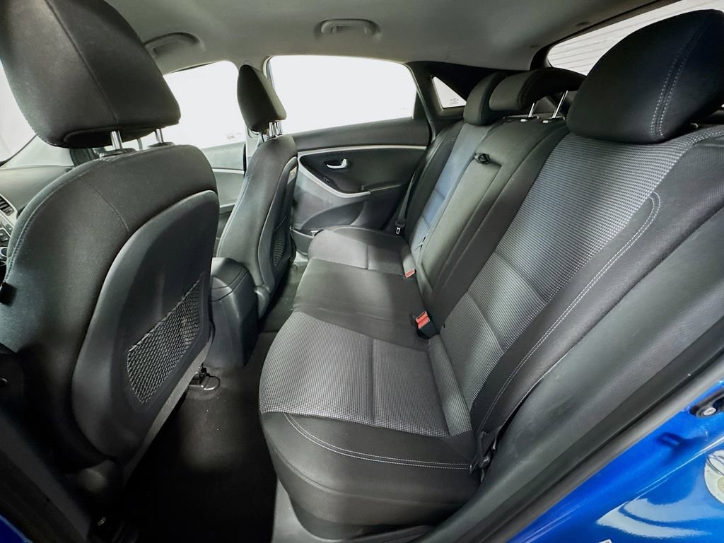 Used 2017 Hyundai Elantra GT image 26