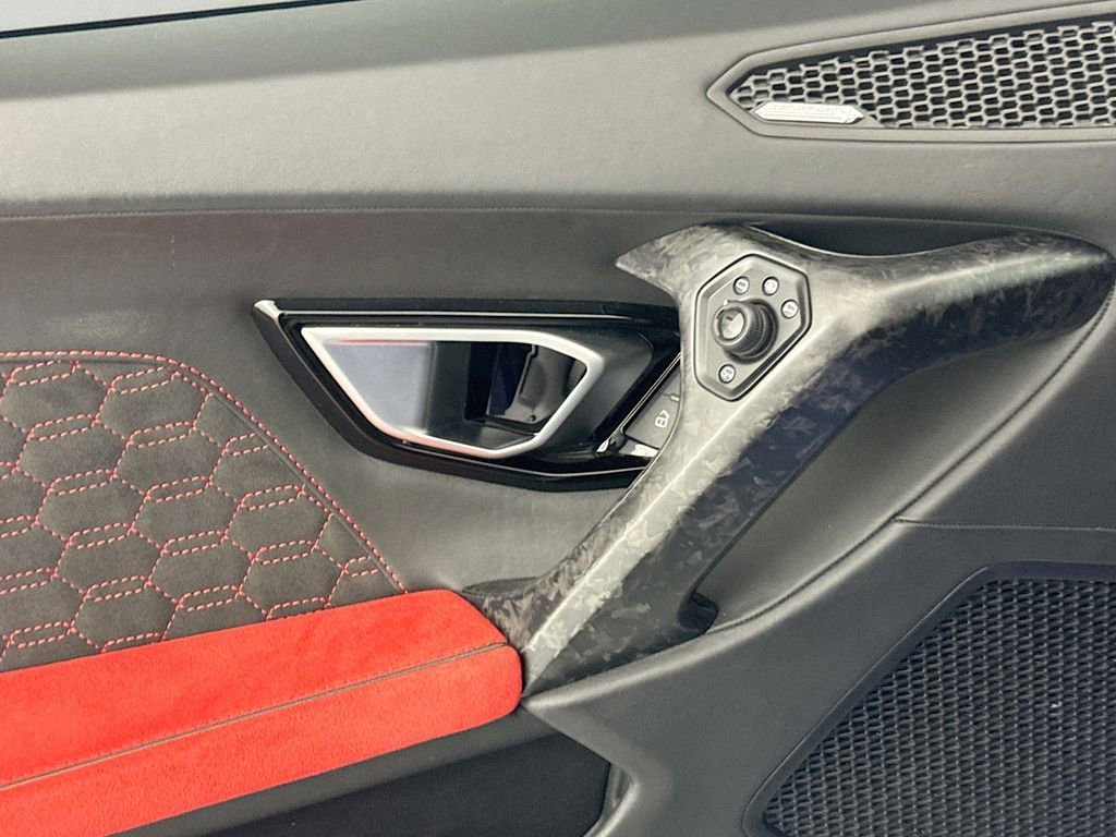 Used 2020 Lamborghini Huracan EVO image 15