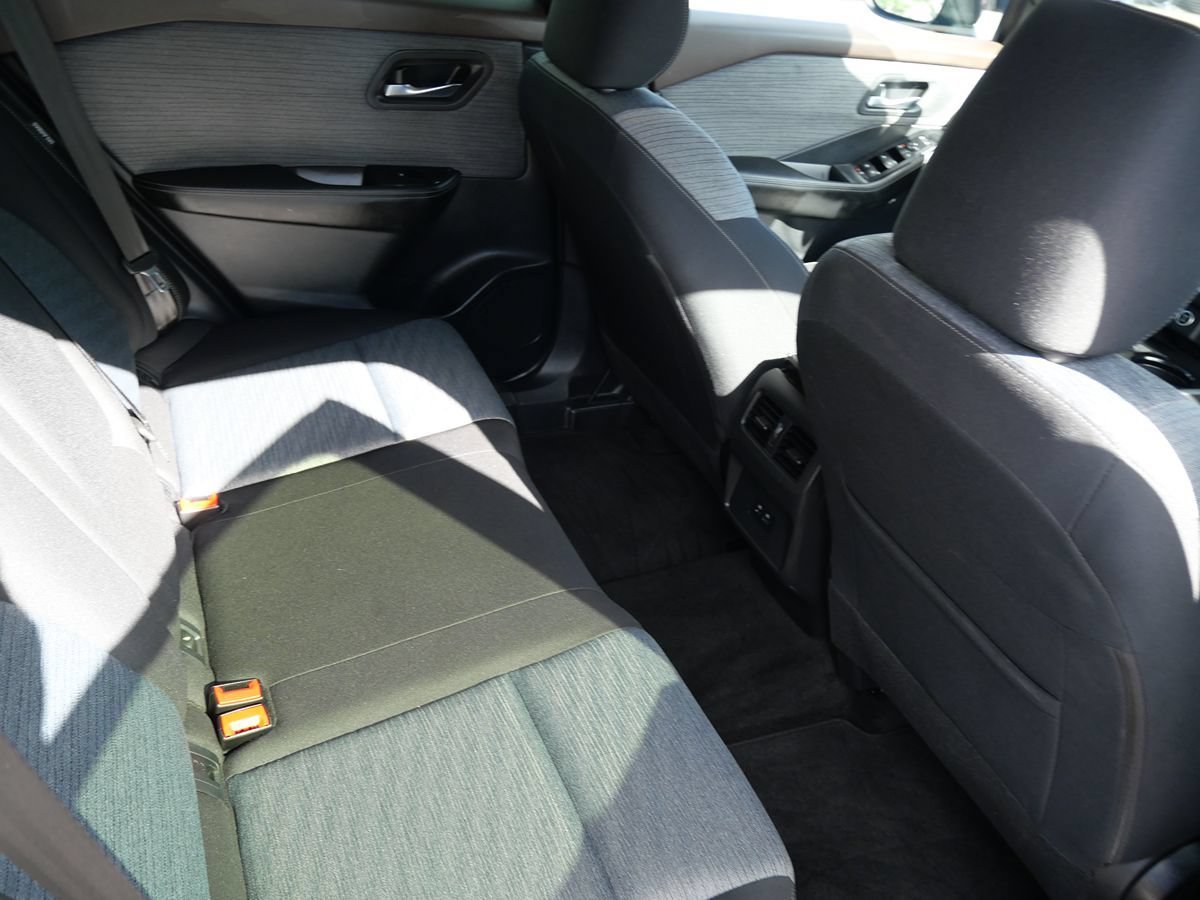 Used 2023 Nissan Rogue SV AWD/4WD image 24