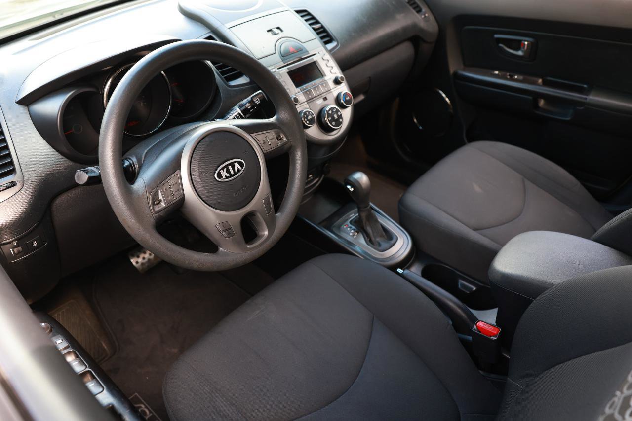 Used 2011 Kia Soul + FWD image 4